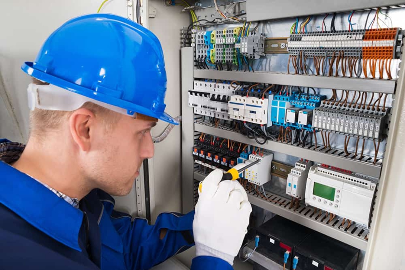 Elektroniker für Energie- und Gebäudetechnik (m/w/d) bei Frank Elektrotechnik in Cham