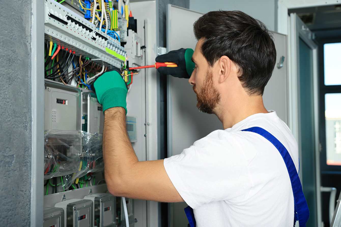 Nieder­spannungs­anlagen bei Frank Elektrotechnik in Cham